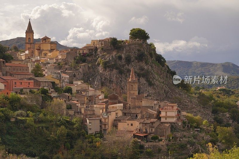 Novara di Sicilia，意大利西西里岛的一个山村